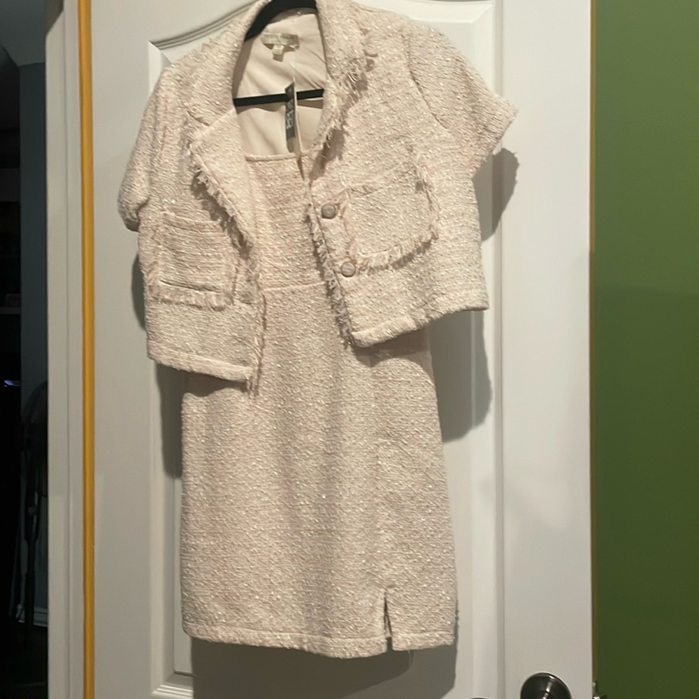 THIRITY/THIRTY NWT 2 Piece suit pink and cream. P2P 17 waist 14 size medium. 💗